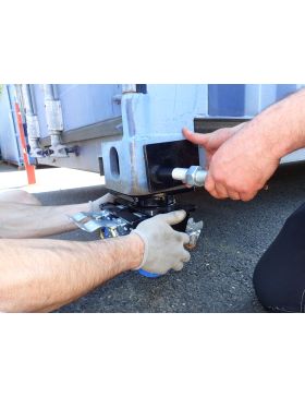 GATO DE ELEVACIÓN PARA CONTENEDORES CON ENGANCHE AL RINCÓN ISO 1161