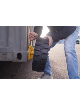 ROUES DE CONTAINER A TRACTER A FIXATION LATERALE DIAMETRE 413 MM CHARGE 3000 KG